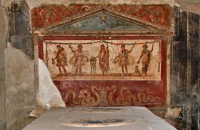 laraire du thermopolium de Lucius Vetutius Placidus à Pompéi